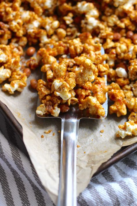 Cracker Jack Popcorn Recipe, Cracker Jack Popcorn, Heavenly Desserts, 12 Tomatoes Recipes, Homemade Crackers, Popcorn Recipe, Cracker Jack, Cracker Jacks, 12 Tomatoes