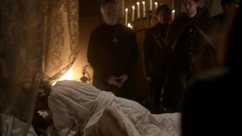 Mary & Francis in bed after the wedding Mary And Francis, Reign Screencaps, Reign Mary And Francis, Reign Mary, After The Wedding, Au Ideas, House Targaryen, Family Goals, Reign