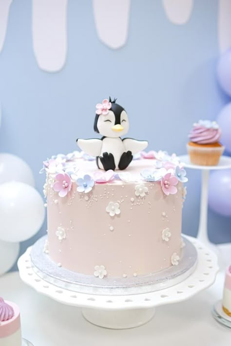 Penguin Birthday Cake Ideas, Penguin Theme Cake, Penguin Cake Ideas, Penguin Themed Birthday Party, Penguin Birthday Party, Penguin Cake, Penguin Cakes, Penguin Theme, Smash Cake Girl