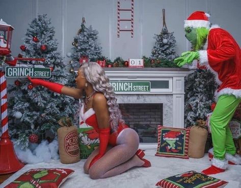 Grinch Christmas Photoshoot Couple, Christmas Pictures Couples Outfits Black, Santa And Mrs Clause Photoshoot, Grinch Couple Photoshoot, Birthday Christmas Photoshoot, Black Couple Holiday Photos, Grinch Christmas Photoshoot, Grinch Photo Shoot, Black Couples Christmas Photoshoot