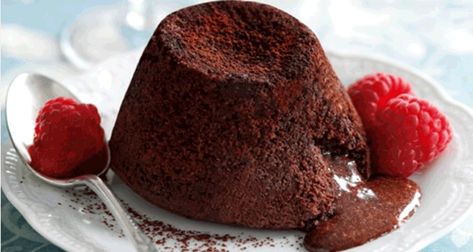 12+Tempting+Treats+For+National+Chocolate+Pudding+Day Mini Chocolate Cakes, Hot Chocolate Cake Recipe, Best Ever Chocolate Cake, Tasty Sweets, Mini Chocolate Cake, Adorable Food, Chocolate Deserts, Dessert Mini, Cake Calories