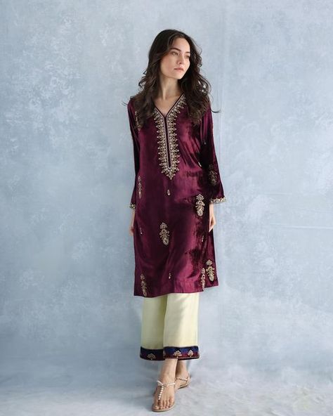 Amna Chaudhry on Instagram: "Liana. Launching soon. #amnachaudhry" Amna Chaudhry Clothes, Amna Chaudhry, Luxury Chanderi Embroidered Shawl, Luxury Resham Embroidery Shantoon Dupatta, Luxury Purple Embroidered Chanderi Fabric, Luxury Chanderi Women's Tunic, Pakistani Suit, Launching Soon, Pakistani Suits