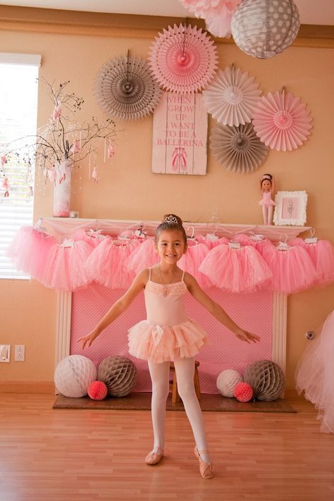 Ballerina Themed 5th Birthday Party with Lots of Really Cute Ideas via Kara's Party Ideas KarasPartyIdeas.com #ballerinaparty #balletparty #danceparty #balletpartyideas #partydecor (21) Ballerina Party Decorations, Tutu Birthday Party, Ballerina Birthday Party, Ballet Birthday Party, Ballet Birthday, Ballet Party, Ballerina Birthday Parties, Tutu Party, Party Hostess