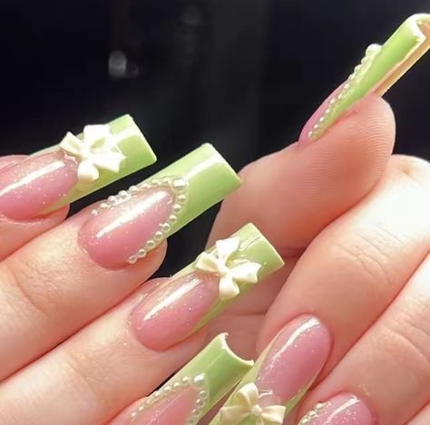 Fairy Green Nails, Green Nail Designs Simple, Tiana Inspired Nails, Princess Tiana Nails, Green And Pink Nails Designs, Fairy Inspired Nails, Green Fairy Nails, Nail Ideas Green, Ideas Para Uñas