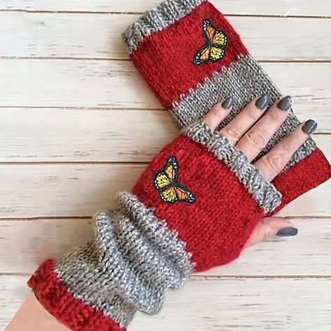 Knitting Blocking, Gloves Vintage, Girls Gloves, The Mitten, Embroidered Bird, Bird Embroidery, Fingerless Gloves Knitted, Butterfly Embroidery, Bird Patterns