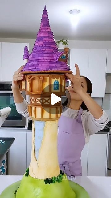 Bolo Rapunzel, Rapunzel Cake, English Day, Rapunzel Party, Tangled Rapunzel, Easy Drawings For Kids, Pumpkin Decorating, Quince, Rapunzel