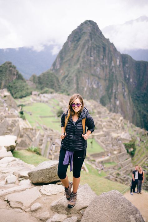 Gal Meets Glam Peru Itinerary - Machu Picchu Peru Itinerary, Wander Outfit, Trekking Outfit, Climbing Outfit Woman, Climbing Outfits, Hiking Outfits, Hiking Boots Outfit, Hiking Outfit Women, Summer Hiking Outfit