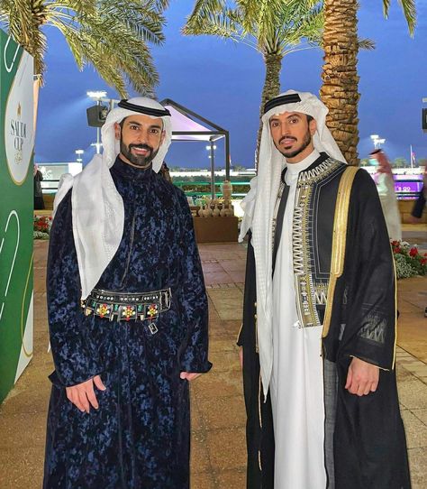 Saudi traditional clothing Saudi Traditional Clothing, Saudi Arabia Clothing, Saudi Arabia Women, Saudi Traditional, Dark Royalty Aesthetic, Middle Eastern Clothing, Arab Men Fashion, Mens Aesthetic, African Shirts For Men