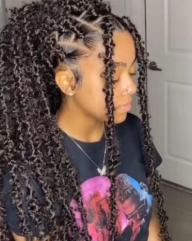 Every black girl loves a good protective hairstyle. Here are some amazing protective hairstyle ideas for summer, that are light and easy to maintain and manipulate. #easyhairstyle #hairstyleideas #cutehairstyle Protective Hairstyle Ideas, Butterfly Locs, Big Box Braids Hairstyles, Goddess Braids Hairstyles, Faux Locs Hairstyles, African Hair Braiding Styles, Box Braids Hairstyles For Black Women, Cute Braided Hairstyles, Braided Cornrow Hairstyles