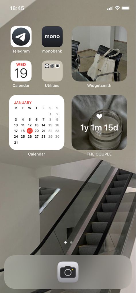 Iphone 11 Layout Homescreen, Minimal Iphone Layout, Iphone 11 Layout, Iphone 11 Homescreen, Wallpaper Ideas Iphone, Iphone Layout Homescreen, Phone Organisation, Lockscreen Themes, Layout Homescreen