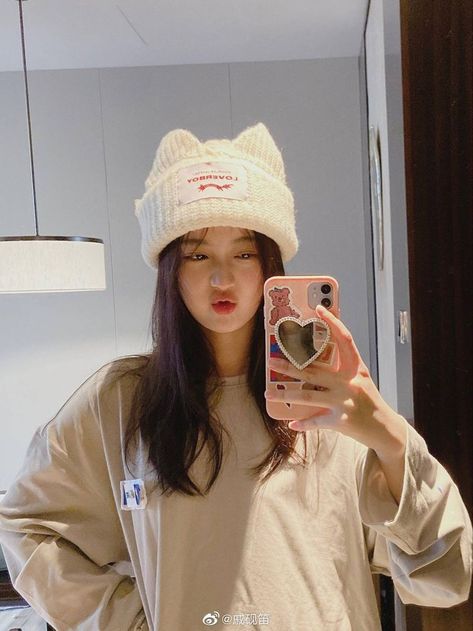 Korean Accessories, Uzzlang Girl, Cat Hat, Cute Hats, Edgy Outfits, Korean Outfits, Ulzzang Girl, Aesthetic Girl, Korean Girl