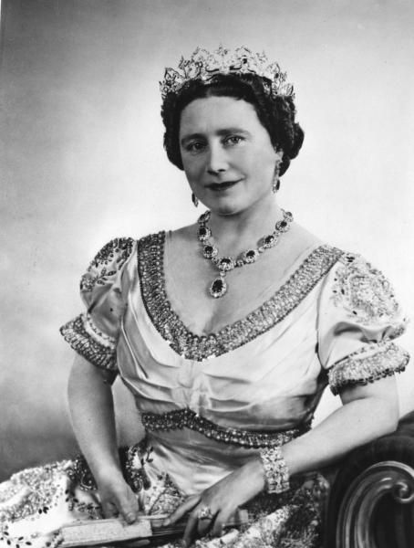 ELIZABETH THE QUEEN MOTHER (1900-2002). Beloved British monarch who faced many 20th century challenges. Affectionately called "The Queen Mum". Elisabeth 2, Queen Mom, Queen Elisabeth, The Queen Mother, Lady Elizabeth, Rainha Elizabeth Ii, Queen Mum, King George Vi, Reine Elizabeth Ii