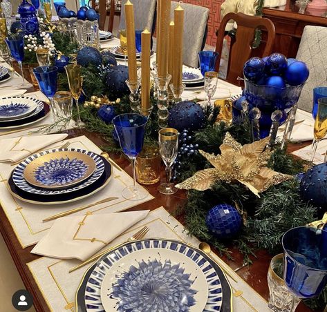 Christmas Table Blue And Gold, Navy And Gold Christmas Table, Blue And Gold Holiday Decor, Navy And Silver Christmas Table, Blue And Gold Christmas Table, Navy Blue White And Gold Christmas Table Decor, Christmas Table Blue And Silver, Blue And Gold Table Setting Christmas, Christmas Dinner Table Ideas