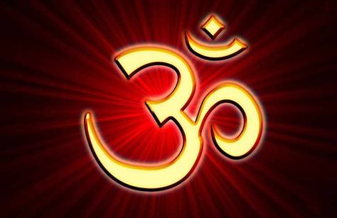 Learn the meaning and benefits of chanting Om Bhur Bhuva Swaha - Gayatri Mantra, a highly revered and powerful mantra from the Vedas. Kundalini Mantra, Om Symbol Art, Om Symbol Wallpaper, Hindu Symbols, Om Art, Indian Philosophy, Sanskrit Mantra, Gayatri Mantra, Solfeggio Frequencies