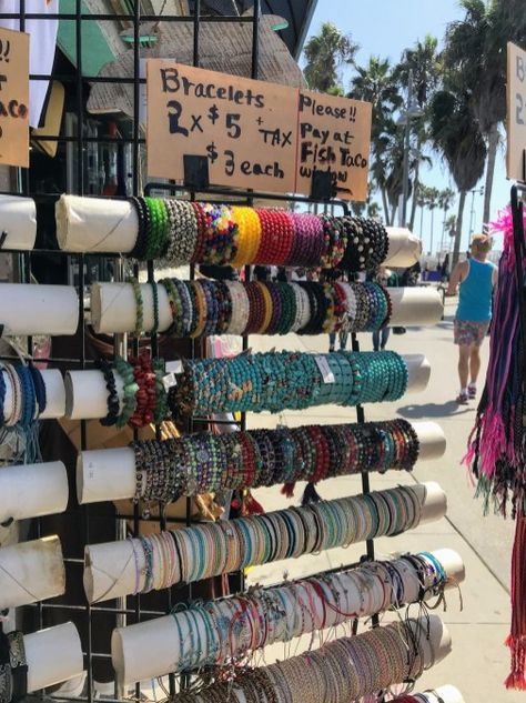 Beach Store Ideas, Beach Stores Aesthetic, Beach Store Aesthetic, Beach Gift Shop, Beach Shop Aesthetic, Surf Shop Aesthetic, Hawaii Shopping, Surf Cafe, Surf Shops