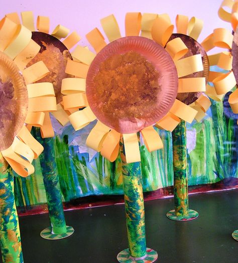 Paper Sculpture Kindergarten, Spring Art Elementary, Preschool 3d Art, Van Gogh Sunflowers Art Project, Sunflower Art Project, Fun With Kids, 2nd Grade Art, Van Gogh Sunflowers, Colour Mixing