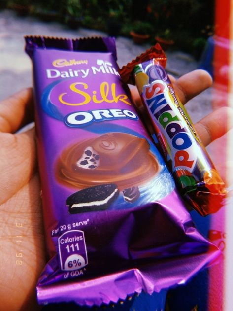 Dairy milk silk orea & Poppins Dairy Milk Silk Oreo, Silk Oreo, Chocolate Lovers Quotes, Chocolate Tumblr, Dairy Milk Silk, Milka Chocolate, Chocolate Pictures, Dairy Milk Chocolate, Cadbury Dairy Milk