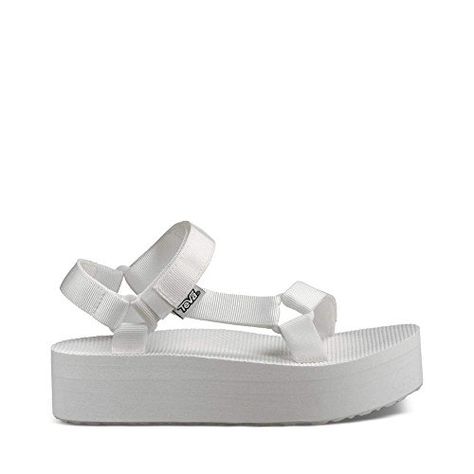 Women's Flat Sandals - Teva Womens Flatform Universal Platform Sandal ** Details can be found by clicking on the image. (This is an Amazon affiliate link) Teva Flatform, Vegan Sandals, Sandals Platform, Flatform Sandals, Socks And Sandals, Leather Shoes Woman, Vegan Shoes, Sandal Fashion, Vans Classic Slip On Sneaker