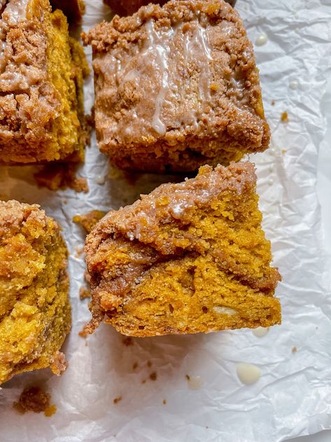 Spice Banana Bread, Banana Bread Coffee Cake, Pumpkin Spice Banana Bread, Types Of Bowls, Pumpkin Bread Mix, Autumn Desserts, Banana Coffee Cakes, Bread Banana, Pumpkin Banana Bread