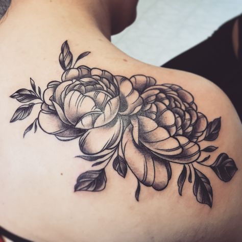 Black and gray cabbage rose tattoo by Veronica Dey Cabbage Rose Tattoo, Rose Tats, Rose Tat, Ink Therapy, Rose Tattoos For Men, Skeleton Hand Tattoo, Most Popular Tattoos, Cabbage Rose, Cute Rose