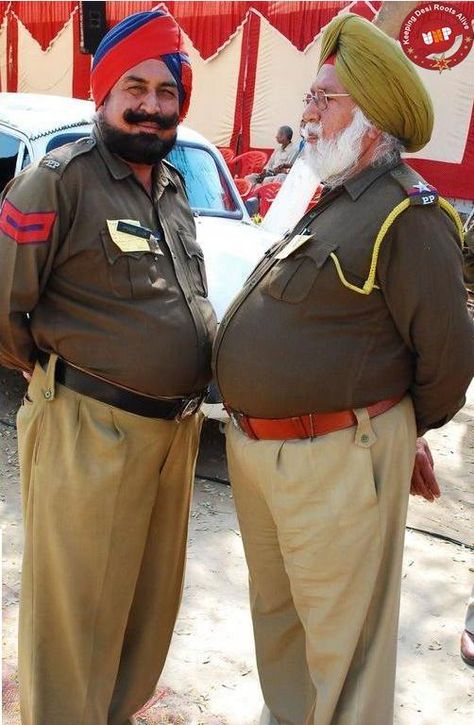 Punjab Police, Indian Funny, Modern India, Indian Jokes, Desi Jokes, Police Humor, Om Namah Shivaya, India Colors, Funny Picture