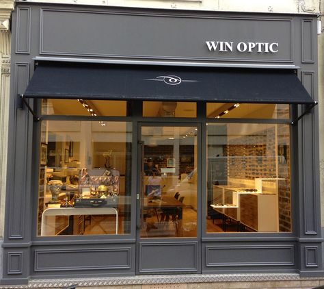 From New York to Paris, check out retail shop, Win Optic, and their gorgeous window and in-store displays! Can you spot our MOSCOT Mannequin Heads? Display Visual Merchandising, Café Design, Shop Facade, Storefront Design, Shop House Ideas, Shop House Plans, W Hotel, Shop Fronts, Shop Window Design