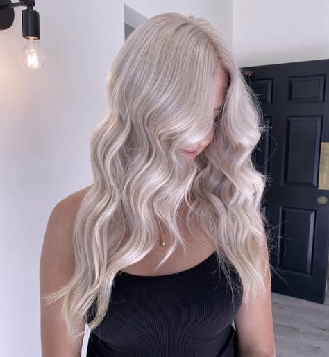 Ashy Dimensional Blonde, Highlight Blonde Hair, Icy Blonde Balayage, Cool Blonde Hair Colour, Highlight Blonde, Ice Blonde Hair, Platinum Card, Bonded Hair Extensions, Pearl Blonde