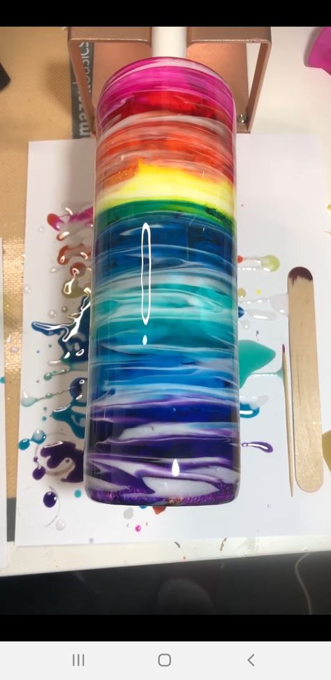 Tumbler Color Ideas, Easy Tumblers For Beginners, Rainbow Tumbler Ideas, Tumbler Ideas Diy, Resin Tumbler Ideas, Epoxy Tumbler Ideas, Resin Cups, Yeti Cup Designs, Cups Ideas