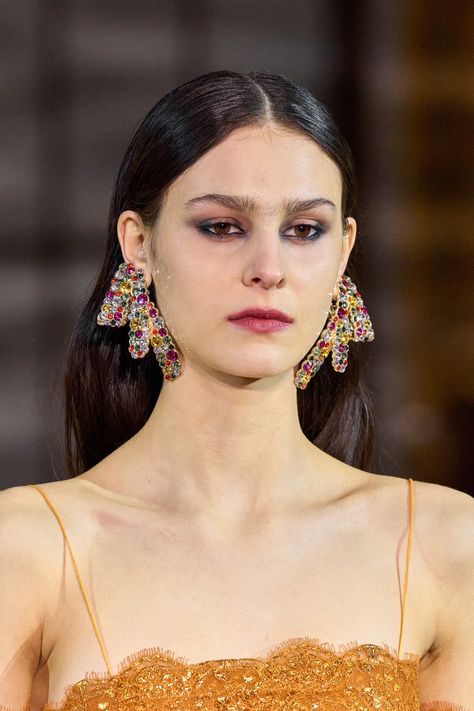 Fall Jewelry Trends, Fall 2023 Ready To Wear, 2023 Ready To Wear, Jewelry Design Inspiration, 2023 Trends, Earring Trends, Prabal Gurung, Jewelry Fashion Trends, Fall Earrings