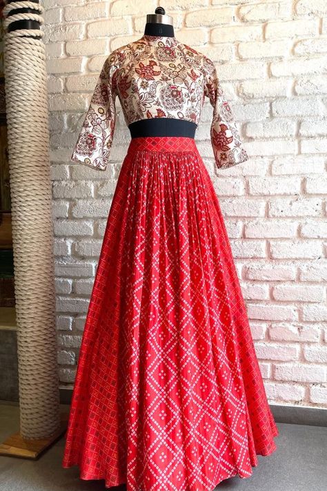 Label Anushree, Bandhani Lehenga, Print Lehenga, Crop Top Lehenga, Lehenga Saree Design, Simple Lehenga, Half Saree Lehenga, Wedding Lehenga Designs, Stylish Crop Top