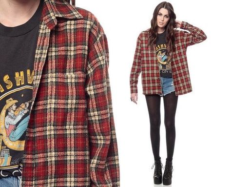 7 pieces that prove ’90s grunge fashion is making a comeback | Be Beautiful 1990s Fashion Grunge, 90s Dress Up, 90s Grunge Outfits, 90s Fashion Grunge Outfits, Moda Grunge, Shalom Harlow, Look Grunge, 90s Fashion Women, Grunge Shirt