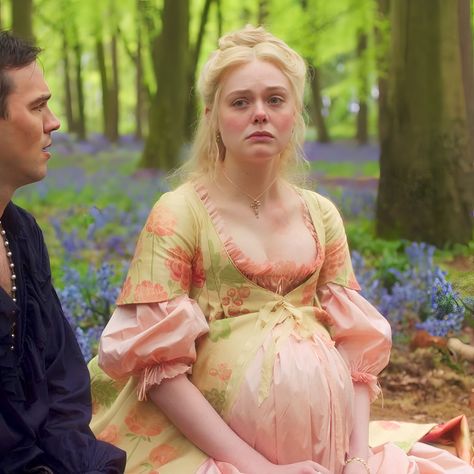 The Great Serie, Elle Fanning The Great, The Great Season 2, The Great Elle Fanning, Viserra Targaryen, Victoria Era, French Dresses, Faces Poses, Oc Dress