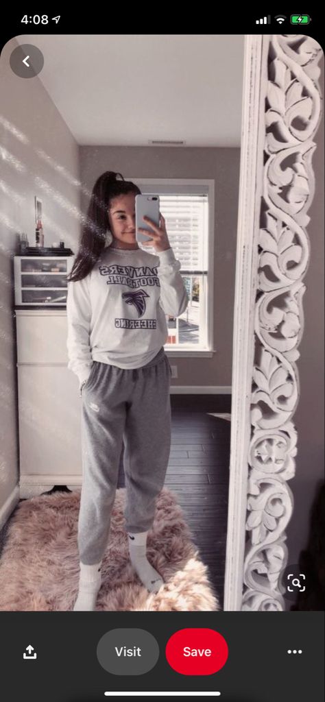 Roots Sweatpants Outfit, Lazy School Outfit, Sweatpants Outfits For School, Trendy Outfits With Leggings, Roots Sweatpants, Cute Sweatpants Outfit, Cute Sweatpants, Winter Outfits For School, Teenage Outfits