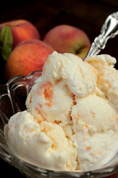 Peach Ice Cream Recipe, Homemade Peach Ice Cream, Ice Cream Recipes Machine, Churn Ice Cream, Egg Food, Easy Ice Cream Recipe, Peach Ice Cream, Ice Cream Maker Recipes, Easy Ice Cream