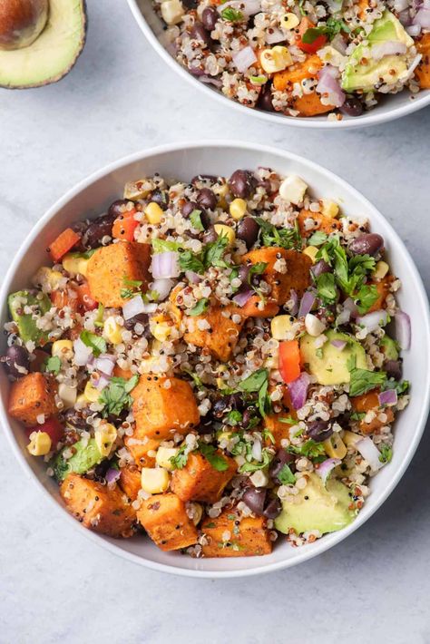 Buddha Bowl Recipe, Southwest Quinoa, Southwest Quinoa Salad, High Protein Lunch, Veggie Quinoa, Quinoa Recipes Healthy, Vegan Buddha Bowl, Healthy Veggie, Protein Lunch