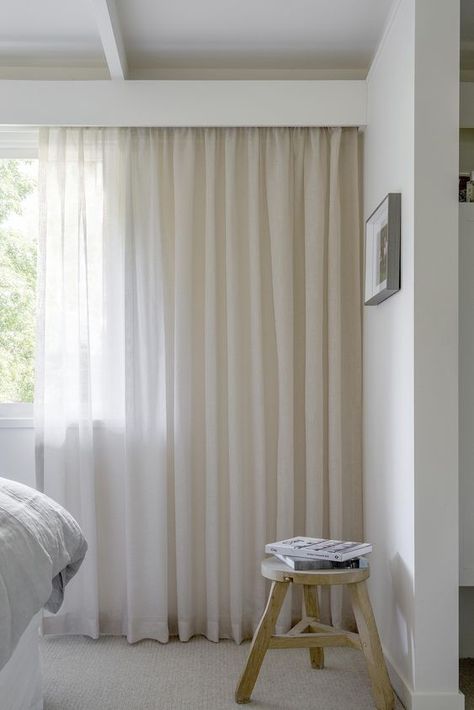 Long Curtains Bedroom, Sheer Curtains Bedroom, White Curtains Living Room, White Curtains Bedroom, Sheers Curtains Living Room, Windows Treatments, Minimalist Curtains, Bedroom Blinds, Plain Curtains