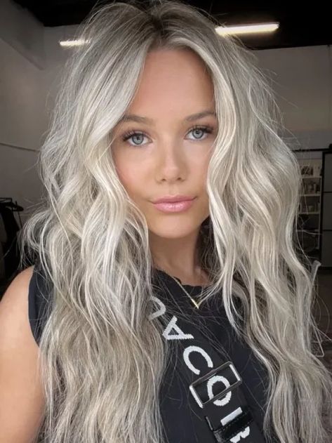 Cool Toned Blonde Hair Highlights, Silver Toned Blonde Hair, Cool Blonde Highlights With Lowlights, Highlight And Lowlights Blonde, Silver Hair With Lowlights, Light Blonde Hair With Lowlights, White Blonde Hair With Lowlights, Dimensional Platinum Blonde, Platinum Blonde Hair With Lowlights