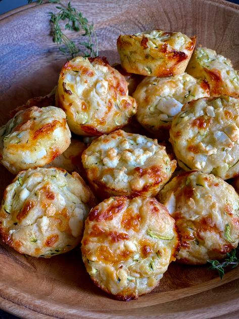 Feta and Zucchini Muffins - Hungry Happens Zucchini Snacks, Zucchini Egg, Savory Breakfast Muffins, Zucchini Muffin Recipes, Hungry Happens, Zucchini Bites, Zucchini Feta, Zucchini Pizza, Egg Cheese