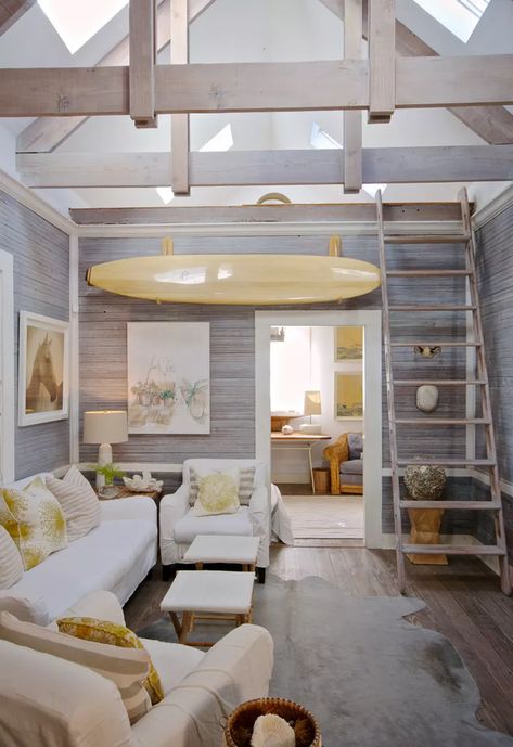 Small beach house living room Small Beach House Living Room, Modern Offices, Wohne Im Tiny House, Small Beach Houses, Chic Beach House, Beach House Living Room, Beach House Interior Design, Interior Design Per La Casa, Coastal Living Rooms