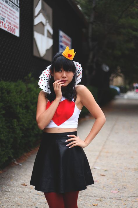 Halloween 2014: Queen of Hearts / JennifHsieh | A Personal Style + Life Blog Diy Queen Costume, Queen Costume Ideas, Halloween Costumes From Your Closet, Costumes From Your Closet, Disney Cosplay Ideas, Queen Of Hearts Halloween Costume, Easy Diy Halloween Costumes, Evil Queen Costume, Queen Of Hearts Halloween