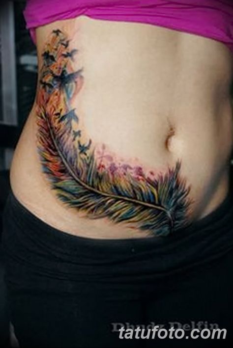 Tatuajes para tapar cesarea horizontal pluma grande por el vientre y las costillas Scar Cover Tattoo, C Section Scar Tattoo, C Section Tattoo, Tummy Tattoo, Tattoo Feather, Tattoo Over Scar, Stomach Tattoos Women, Scar Cover Up, Tattoos To Cover Scars