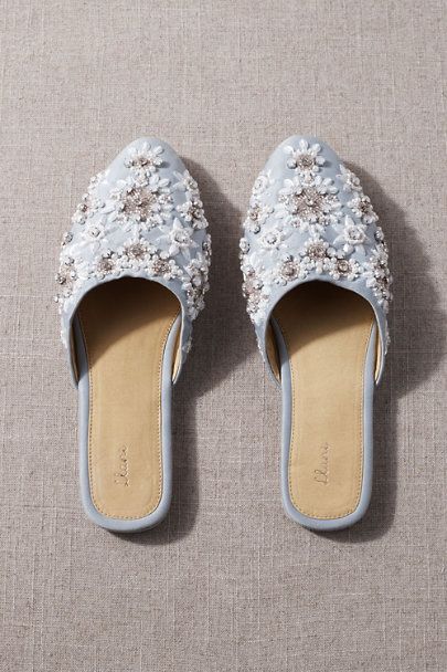 Wedding Accessories For Bride, Anthropologie Wedding, Country Fashion, Shoes Flats Sandals, Bride Shoes, Wedding Dresses Romantic, Lovely Necklace, Diy Charms, Bridal Shoes