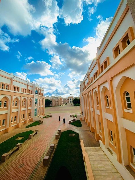 #oman #salalah #dhofar University Salalah, Types Of Photography, Oman, Maine, University, Road, House Styles, Photography