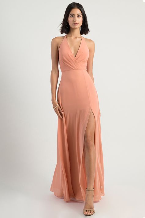 Bryce Sedona Sunset bridesmaid dress by Jenny Yoo #weddingplanning #bridesmaiddress #bridalparty #weddinginspiration #maidofhonor Vestidos Color Durazno, Modern Bridesmaid Dresses, Spring Bridesmaid Dresses, Jenny Yoo Collection, Jenny Yoo Bridesmaid, Summer Cocktail Dress, Halter Bridesmaid Dress, Chic Brides, Pink Bridesmaid Dresses