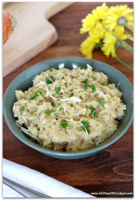 Recipe for slow cooker quinoa risotto (no stir recipe) Quinoa Slow Cooker Recipes, Grain Substitutes, Vegetarian Slow Cooker, Slow Cooker Quinoa, Quinoa Risotto, Recipe Quinoa, Vegetarian Slow Cooker Recipes, June Cleaver, Vegetarian Crockpot Recipes