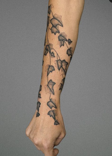 Arm Wrap Tattoo, Dog Japanese, Ivy Tattoo, Earthy Tattoos, Around Arm Tattoo, Wrap Around Tattoo, Wrap Tattoo, 42 Tattoo, Vine Tattoos