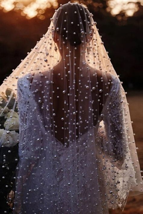 Brides Veil, Short Veils Bridal, Dramatic Veil, Unique Veil, Simple Wedding Veil, Beaded Veils, Pearl Wedding Dress, Pearl Veil, Veil Styles