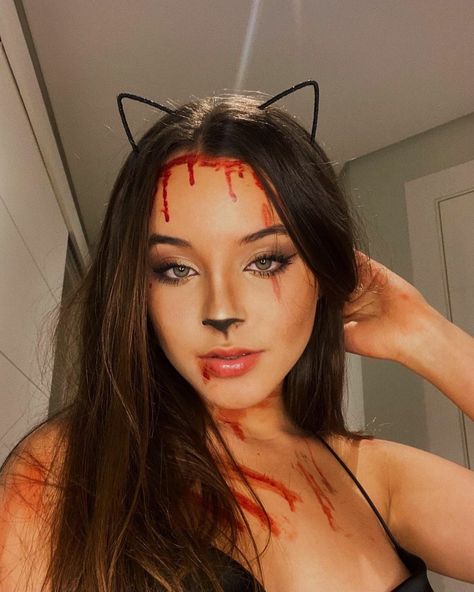 Cat Women Makeup Look, Cat Women Makeup, Fantasia Halloween Facil, Cat Costumes Women, Cat Woman Makeup, Halloween Cat Makeup, Cat Outfit Halloween, Cat Costume Makeup, Halloween Costumes Women Scary