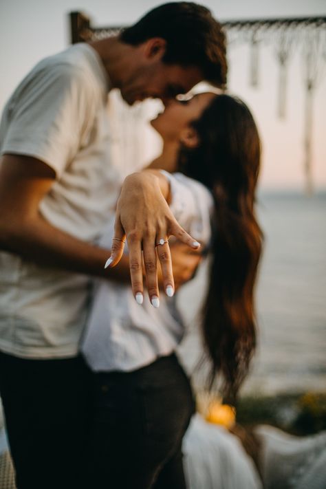 Fiance Photoshoot, Fiance Pictures, Sunset Beach Proposal, Sunset Proposal, Engagement Shoots Poses, Engagement Announcement Photos, Proposal Photoshoot, Malibu Sunset, Proposal Pictures