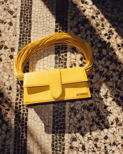 La maille Aouro Holiday Packing, Beach Collection, Linen Bag, Mellow Yellow, French Riviera, Metallic Logo, Flap Bag, Nice Dresses, Dior